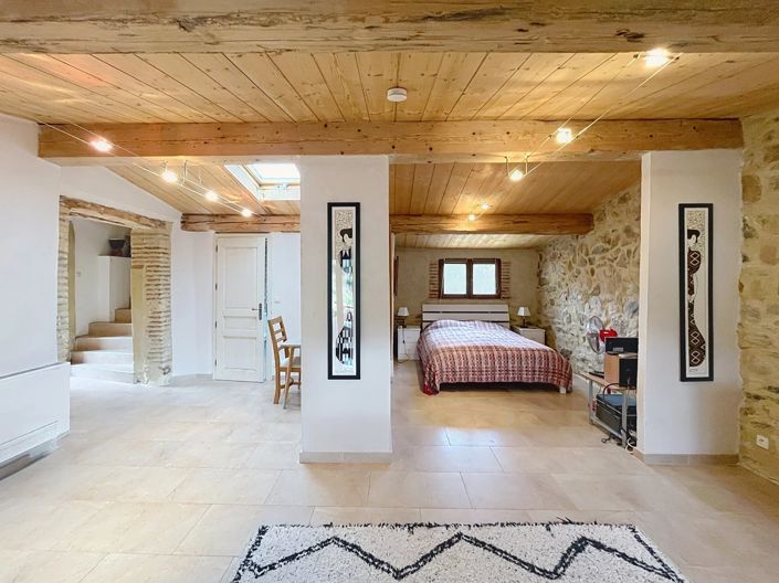 Image No.7-5 Bed House for sale