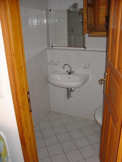 Image No.8-1 Bed House for sale