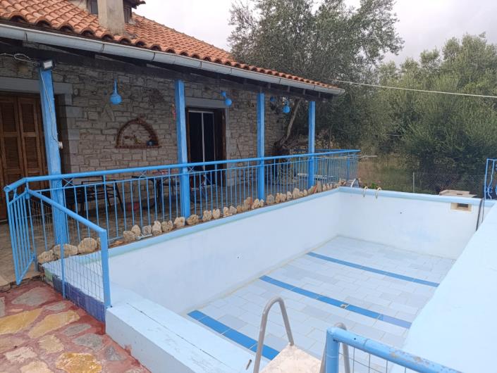 Image No.13-2 Bed House for sale