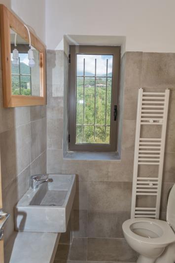 Image No.5-2 Bed House for sale