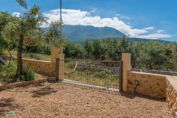 Image No.11-2 Bed House for sale