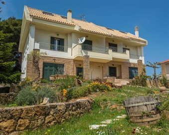 Two-amazing-5-bed-5-bath-villas-set-on-1000-sq-m--plot-of-land-in-Athens--2-