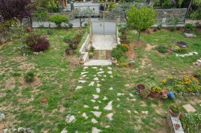 Two-amazing-5-bed-5-bath-villas-set-on-1000-sq-m--plot-of-land-in-Athens--9-