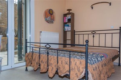 Two-amazing-5-bed-5-bath-villas-set-on-1000-sq-m--plot-of-land-in-Athens--14-