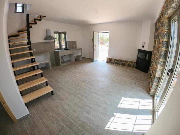 Image No.4-2 Bed House for sale