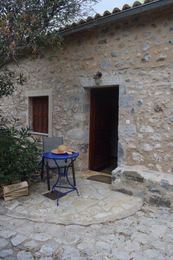 Image No.1-2 Bed House for sale