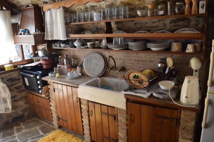 Image No.5-2 Bed House for sale