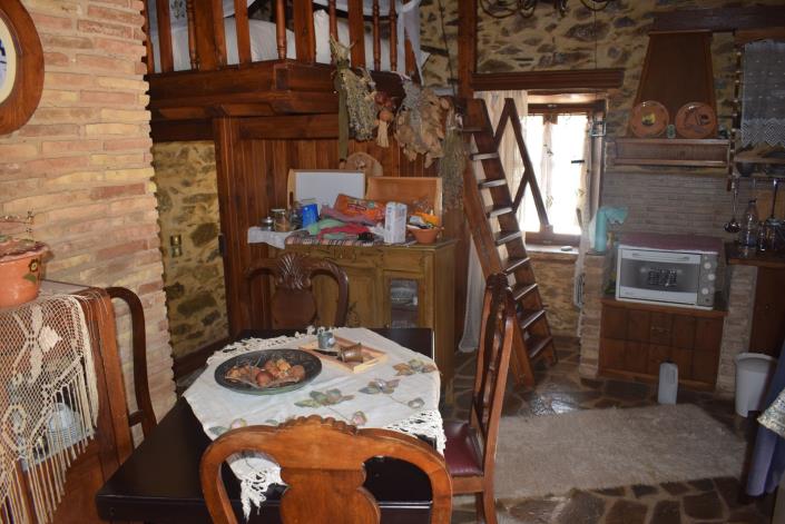 Image No.12-2 Bed House for sale