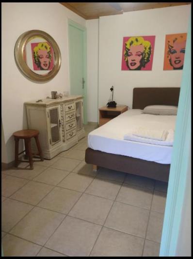 Image No.20-5 Bed House for sale