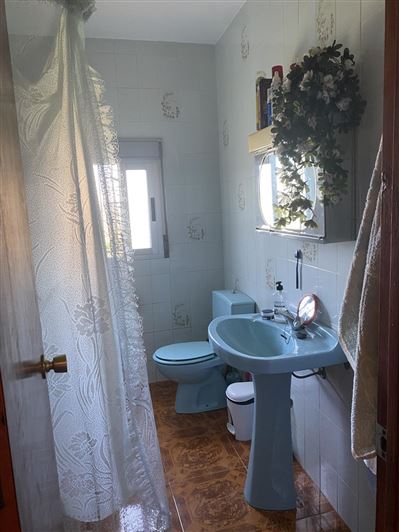 Image No.18-6 Bed Property for sale