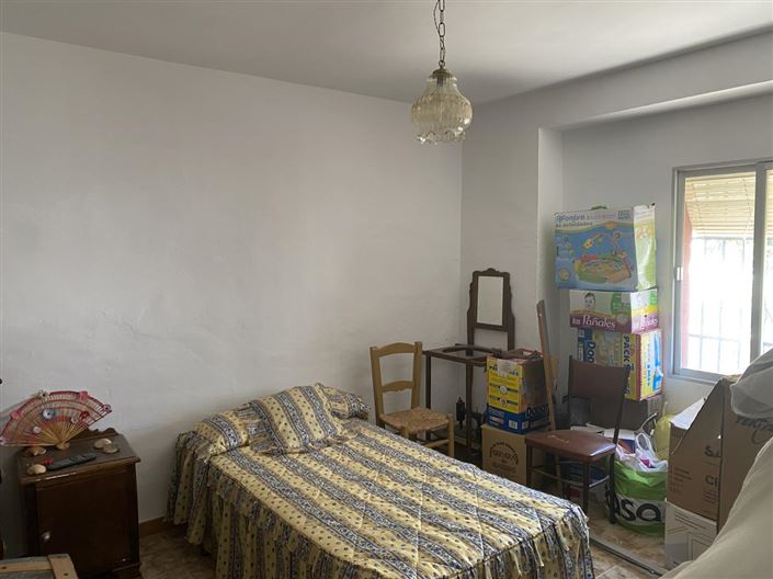 Image No.25-6 Bed Property for sale