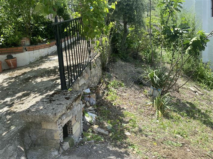 Image No.4-6 Bed Property for sale