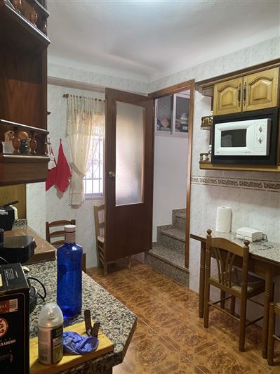 Image No.8-6 Bed Property for sale