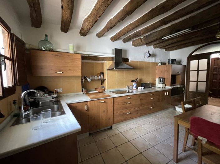 Image No.12-11 Bed Property for sale