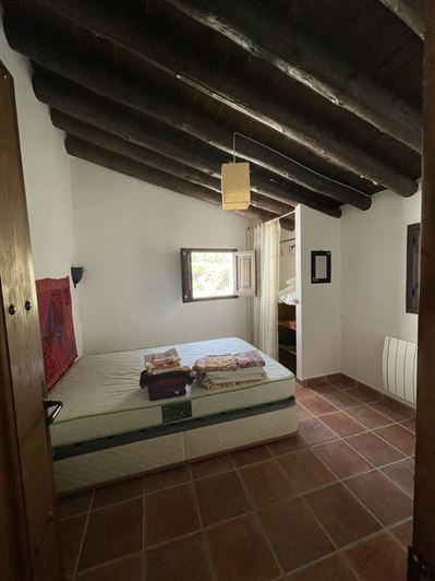 Image No.29-11 Bed Property for sale