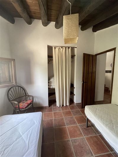 Image No.54-11 Bed Property for sale