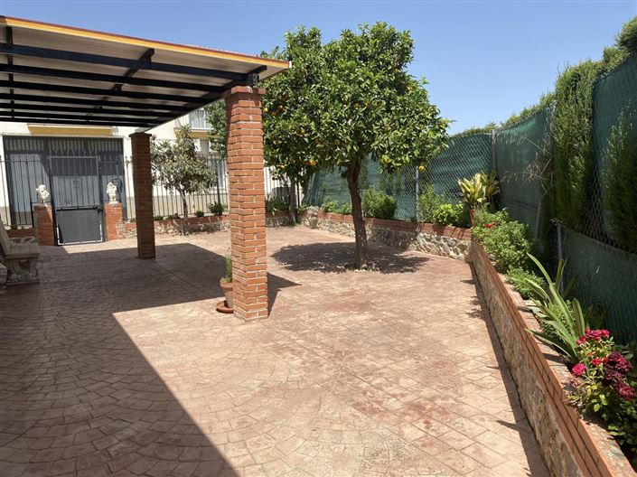 Image No.3-6 Bed Property for sale