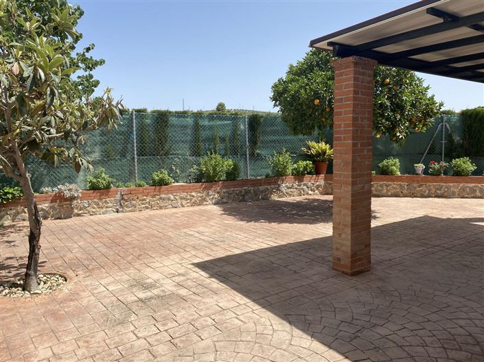 Image No.4-6 Bed Property for sale