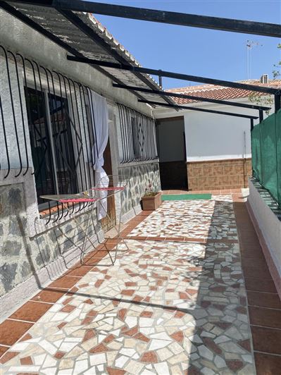 Image No.41-6 Bed Property for sale