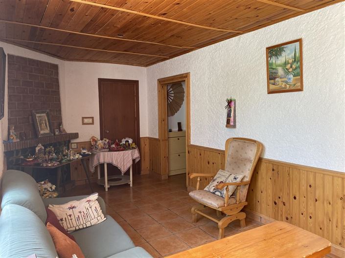 Image No.42-6 Bed Property for sale