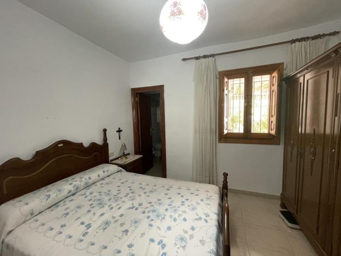 Image No.26-4 Bed Property for sale