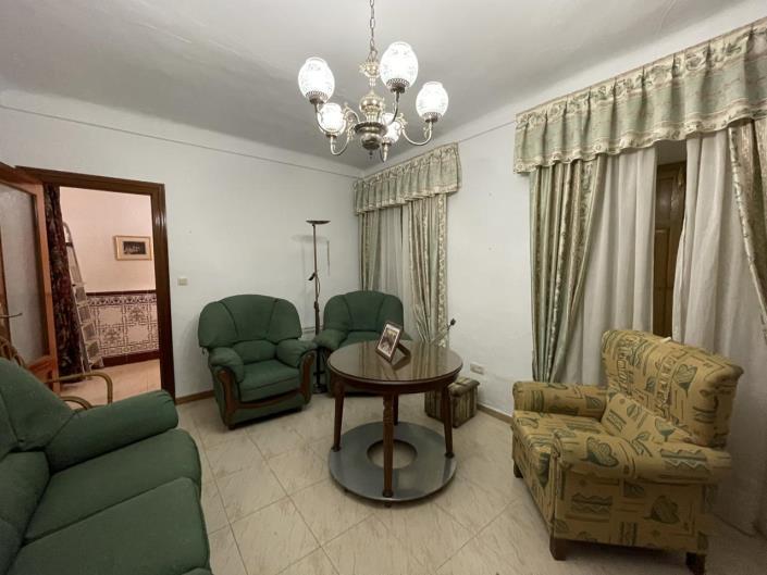 Image No.6-4 Bed Property for sale