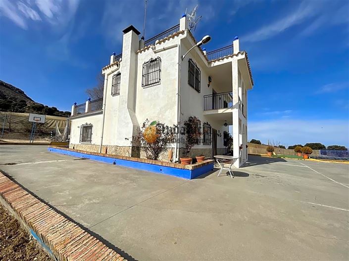 Image No.30-4 Bed Property for sale