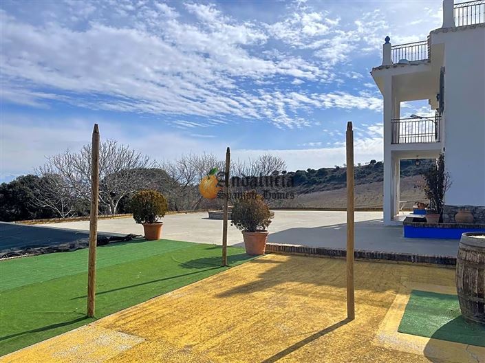 Image No.34-4 Bed Property for sale