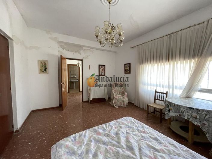 Image No.10-3 Bed Property for sale