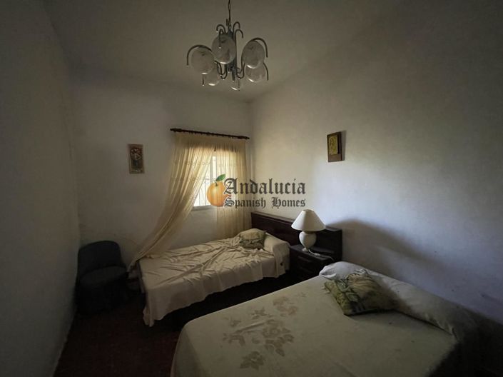 Image No.13-3 Bed Property for sale