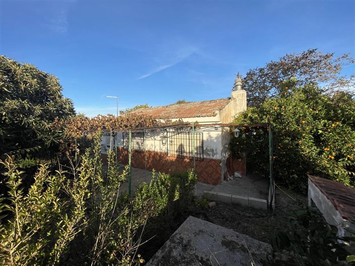 Image No.18-2 Bed Property for sale