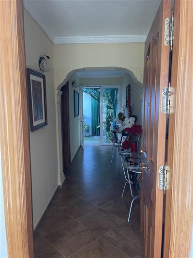 Image No.15-4 Bed Property for sale