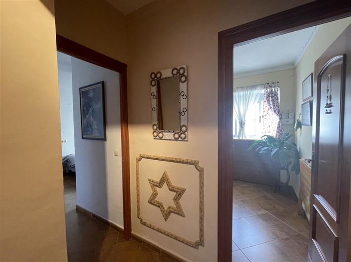 Image No.18-4 Bed Property for sale