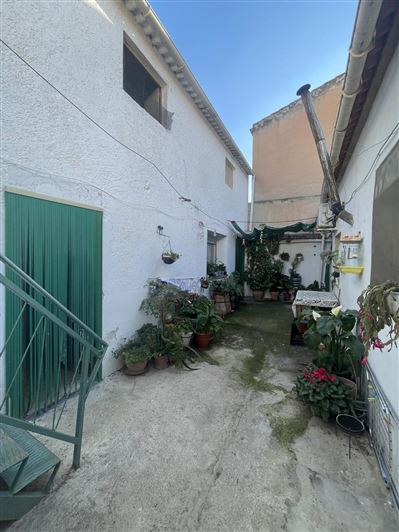 Image No.35-4 Bed Property for sale