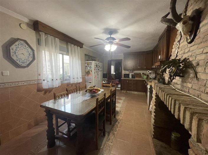 Image No.8-4 Bed Property for sale