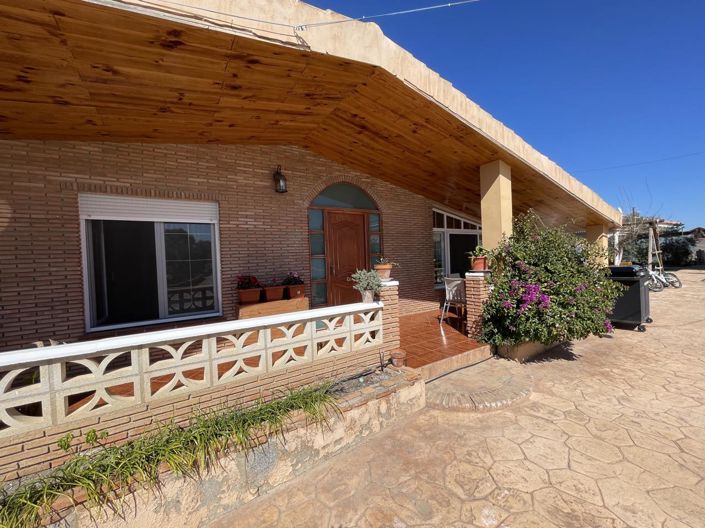 Image No.3-4 Bed Property for sale