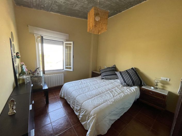 Image No.40-4 Bed Property for sale