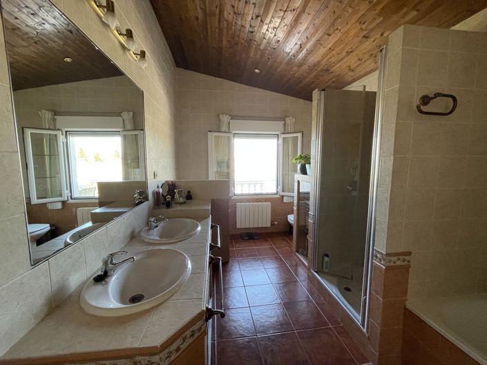 Image No.42-4 Bed Property for sale