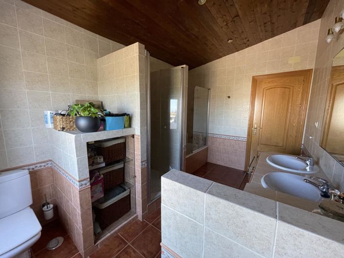 Image No.46-4 Bed Property for sale