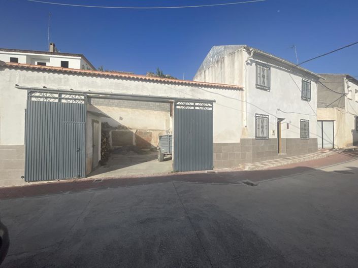 Image No.24-3 Bed Property for sale