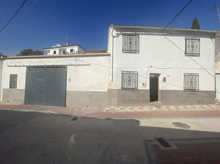 Image No.3-3 Bed Property for sale