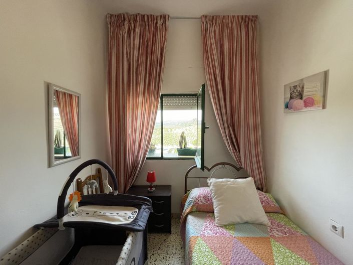 Image No.10-4 Bed Property for sale