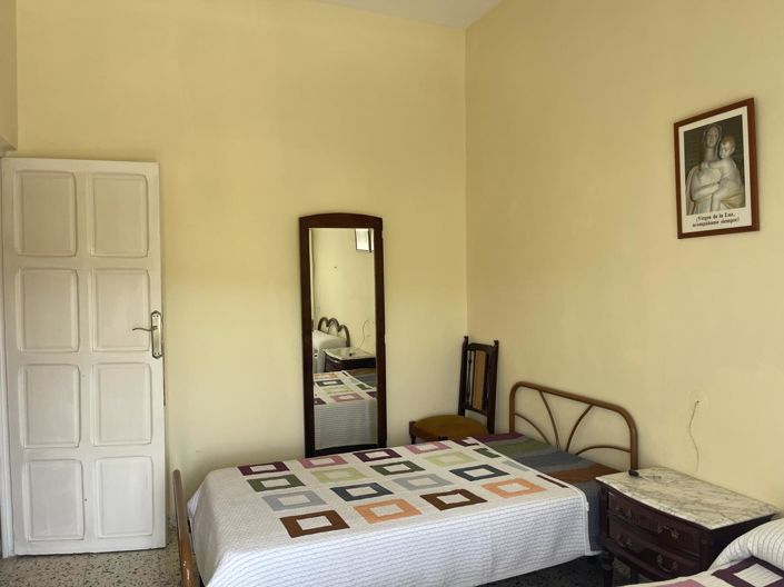 Image No.20-4 Bed Property for sale