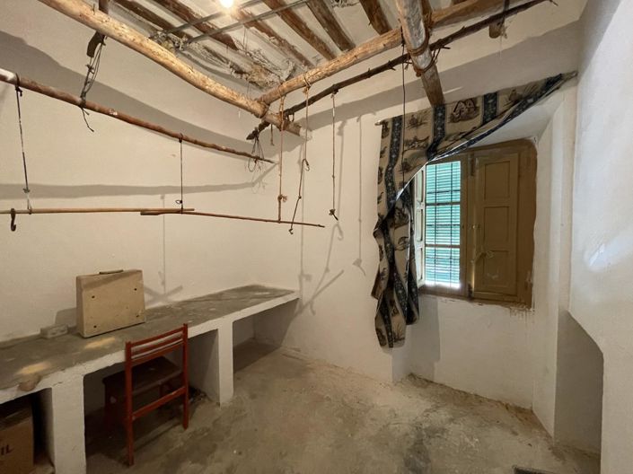 Image No.22-4 Bed Property for sale