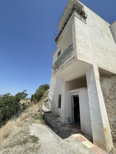 Image No.37-4 Bed Property for sale