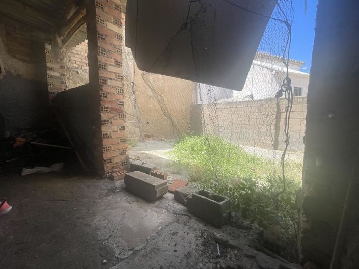 Image No.21-3 Bed Property for sale