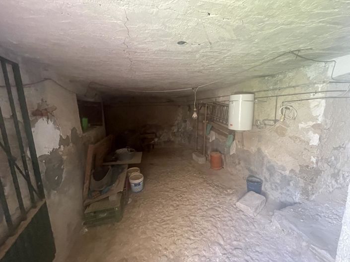 Image No.24-3 Bed Property for sale