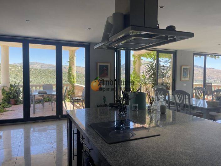 Image No.11-5 Bed Property for sale