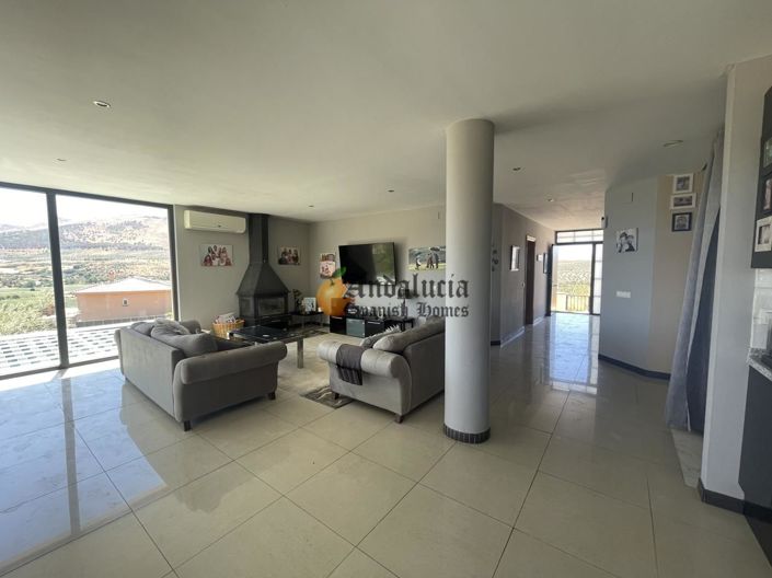 Image No.14-5 Bed Property for sale