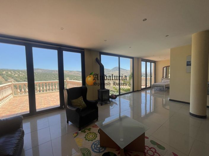 Image No.26-5 Bed Property for sale